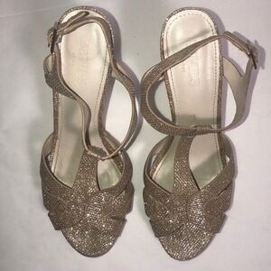 David Bridal T Strap High Heels Platform Size 8M
